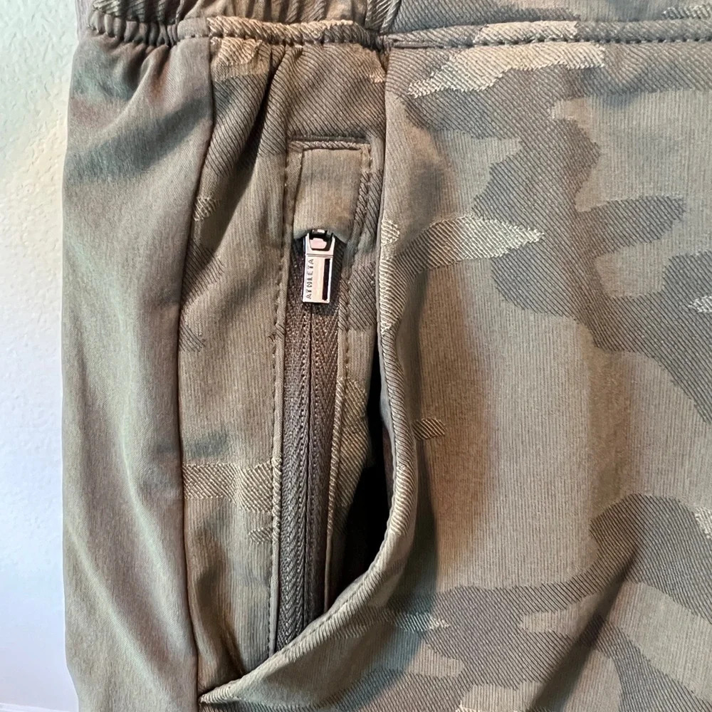 Athleta Brooklyn textured lined jogger size 6 - Picture 8 of 13